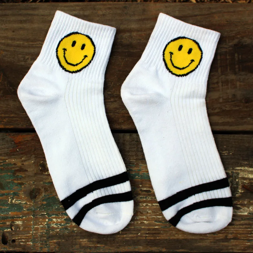 Носки женские хлопковые Модные Цветные короткие носки-трубы с улыбающимся лицом