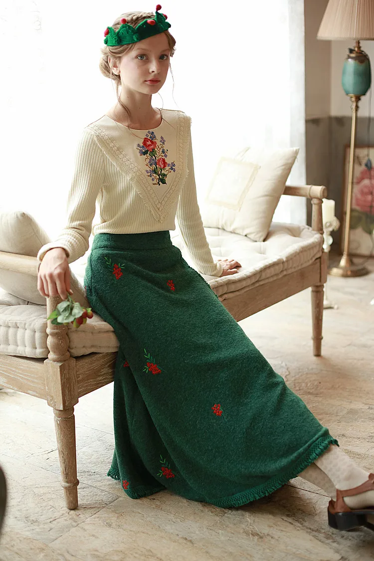 Женская трикотажная юбка LYNETTE'S изумрудно-зеленая Цветочная вышивка кисточки