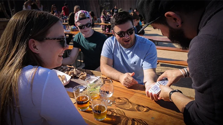 Плоский пакет от Jason Knowles (мерцающий и онлайн инструкции) крупным планом