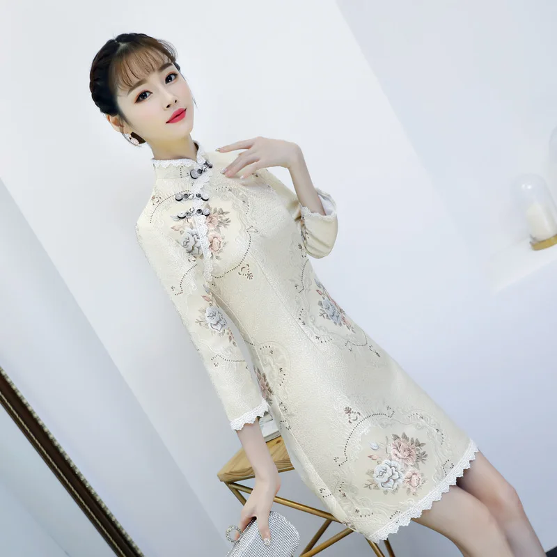 Высококлассное жаккардовое переплетение Cheongsam китайское модное китайское традиционное платье Qi Pao Восточный стиль платья с вышивкой Qipao зима - Цвет: Small A jBeige