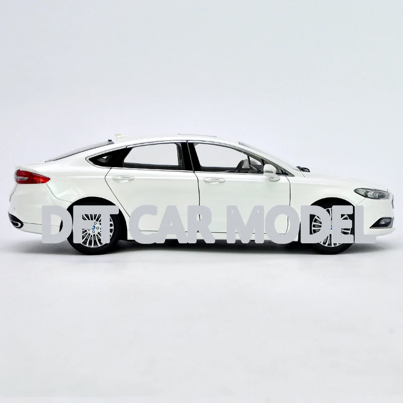 1:18 игрушечный автомобиль из сплава MONDEO 2017 спортивный модель детских игрушечных