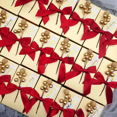 2 200pcs Golden candy box with bow Wedding Goods Accompanying Gifts Rectangular Candy Carton Wedding Packaging Box DIY decoration - Цвет: 2