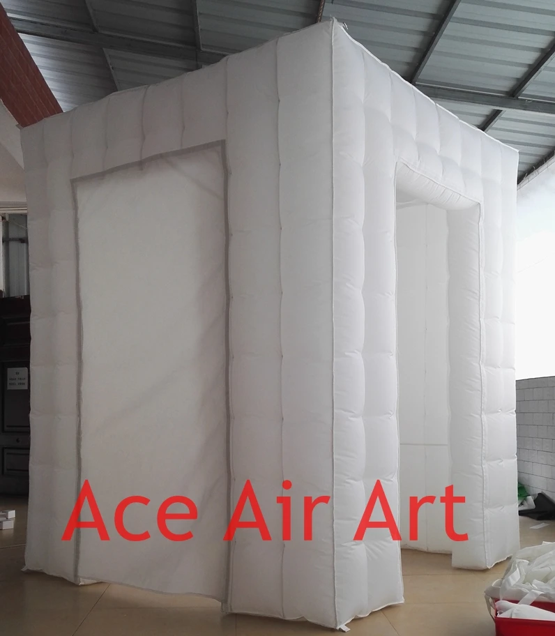 Хорошая дешевая белая надувная фотобудка с 2 дверями и съемными наклейками шторы