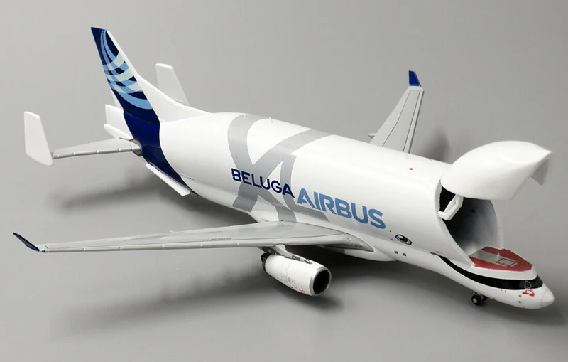 Спот специальный литой металл 1/400 Airbus Belugas A330-743l дверь может быть открыт Рабочий стол дисплей Коллекция Модель