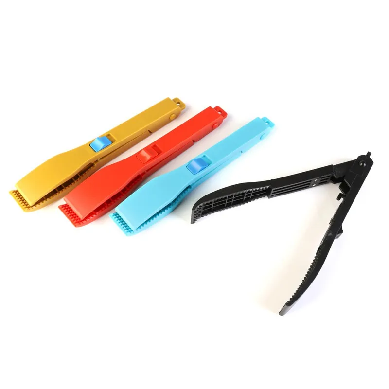 

1 PCS Fishing Body Tongs Gripper with ABS Plastic Holder Switch Lock Catch Fishing Gear Fishing Tools Portable New