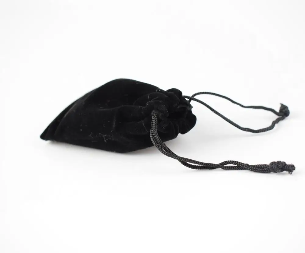 Набор из 4 натуральных камней в виде чакры розового кварца ладони с гравировкой