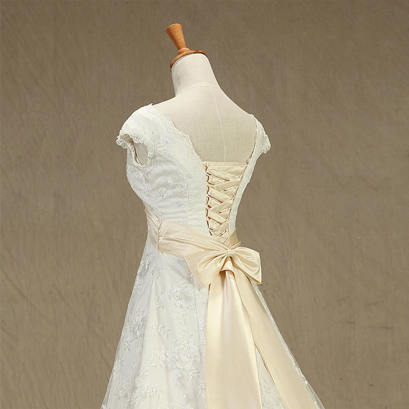 

Rose Moda Vintage Lace Wedding Dress Ivory Champagne Short Sleeves Plus Size Wedding Dresses Lace Up Back Real Photos
