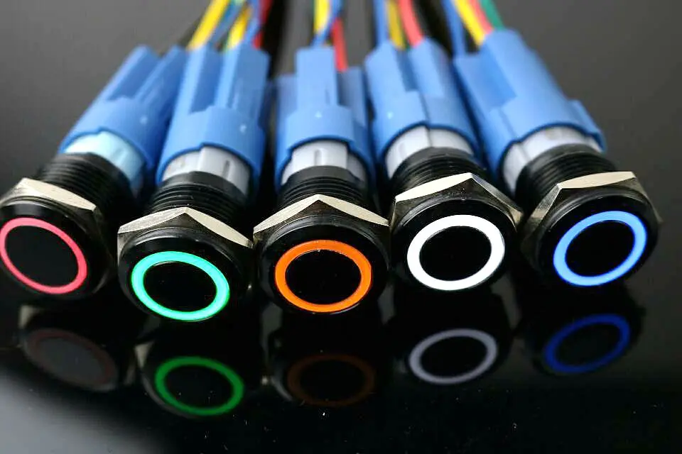 12 В светодиодный 16 мм черный фиксируемый металлический переключатель