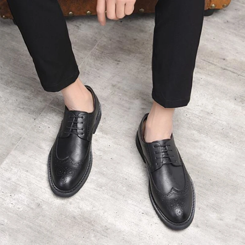 

2019 New Big Size Men Oxfords Brogues Shoes Split Leather Mens Casual Oxford Waterproof Man Dress Shoes Handmade High Quality