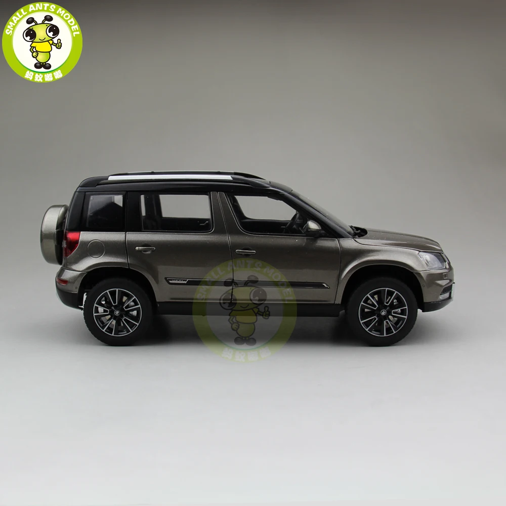 1/18 Skoda Yeti SUV литая модель металлическая модель автомобиля SUV Подарочная коллекция хобби темно-коричневый