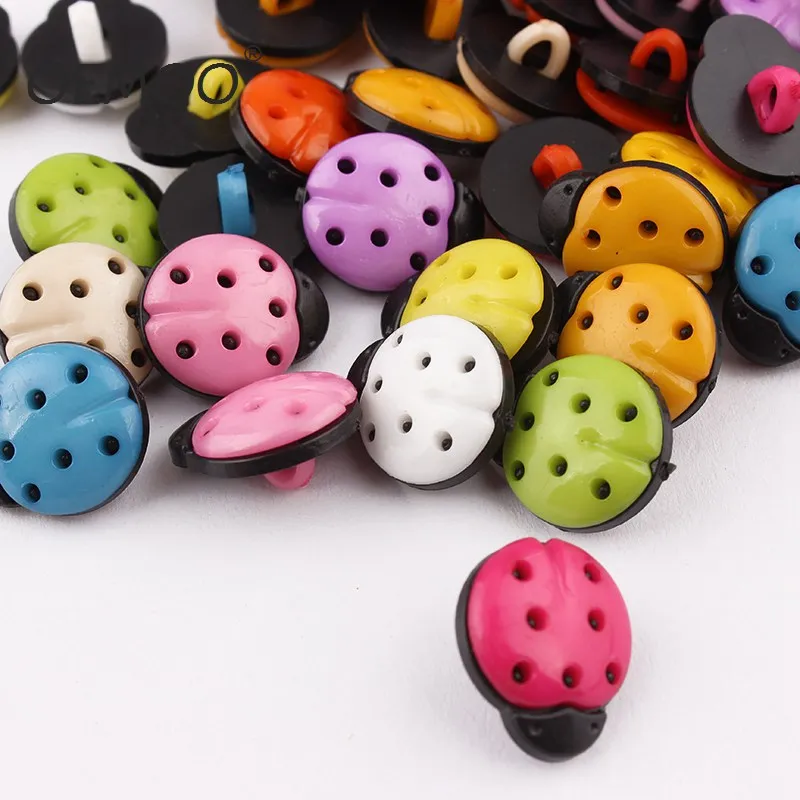 100 шт Пластиковые кнопки в форме божьей коровки смешанный окрашенный дизайн 1