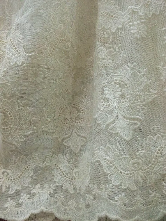 Сетчатая кружевная ткань с вышивкой цвета слоновой кости в стиле ретро цветочным