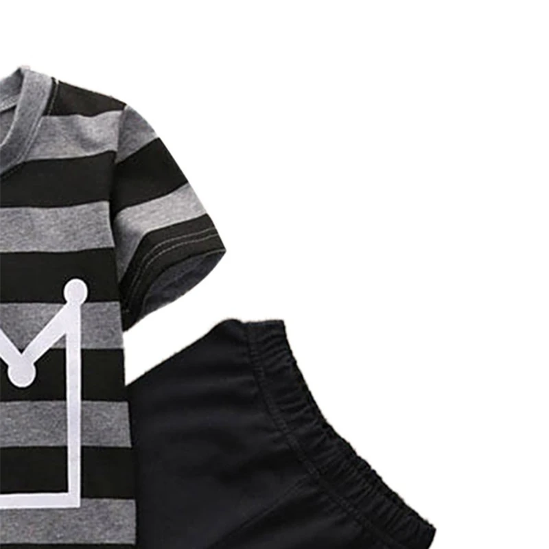 Комплект детской одежды для мальчиков летняя футболка в полоску с короткими