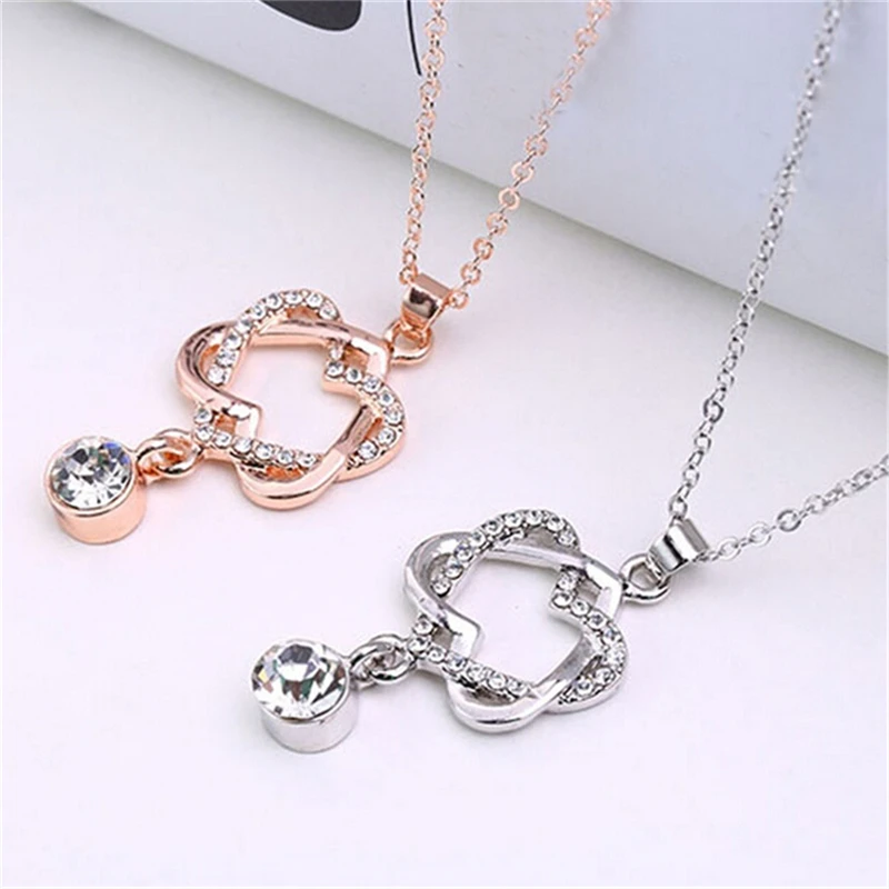 Женское короткое ожерелье с подвеской в форме капли украшенное кристаллами и