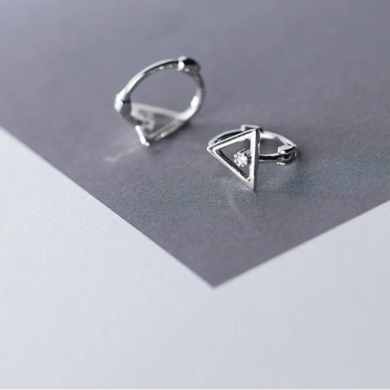 Женские серьги-гвоздики из серебра 100% пробы с треугольником | Украшения и