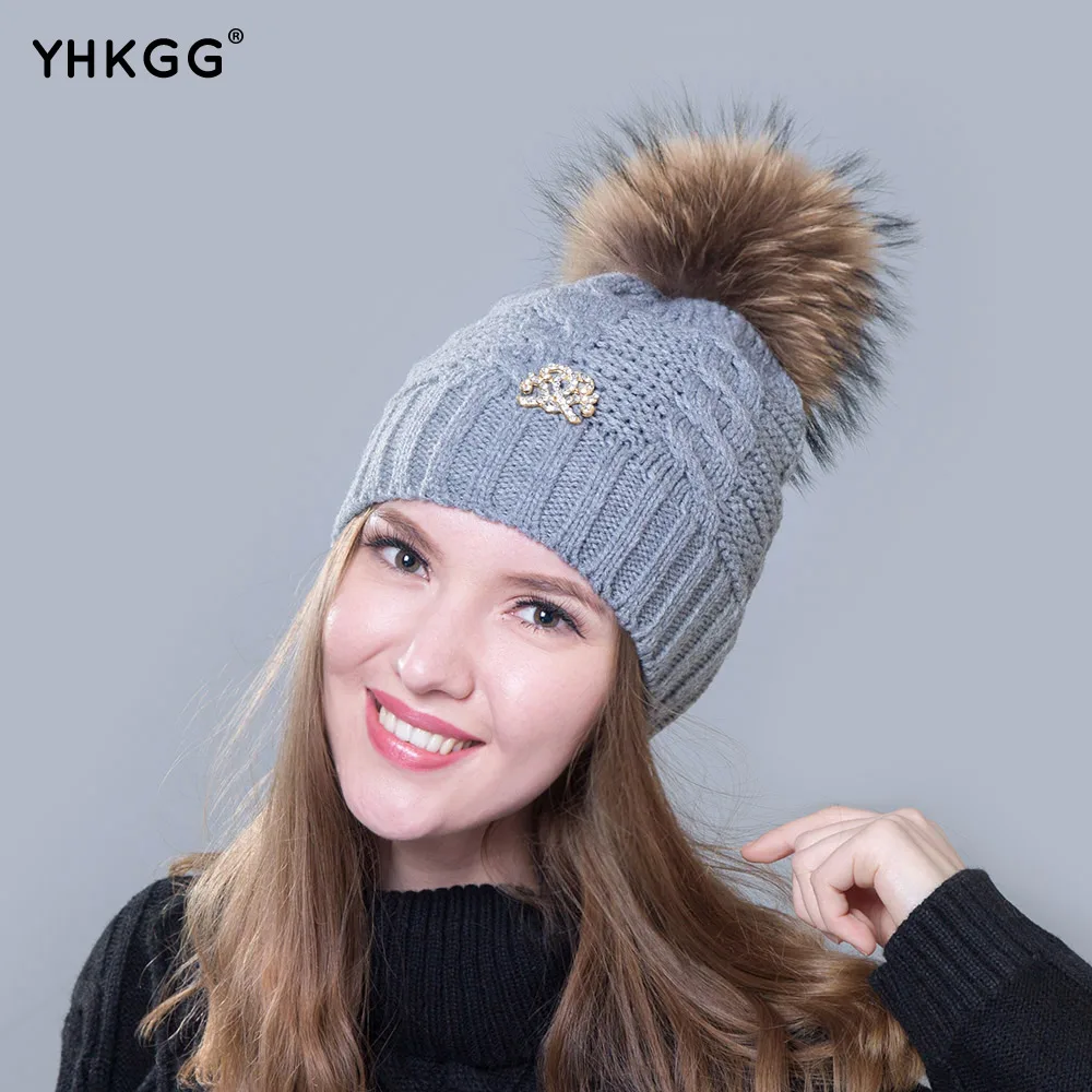 2018 winter hat female fur ball knitted warm hats for women Skullies Beanies Fur Pom Poms.Pretty classic knit cap lines | Аксессуары для