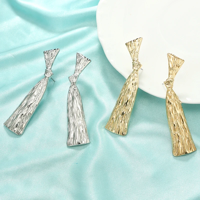 Docona в стиле панк с большим бантом из фионита КАПЛЕВИДНАЯ подвеска виде капель