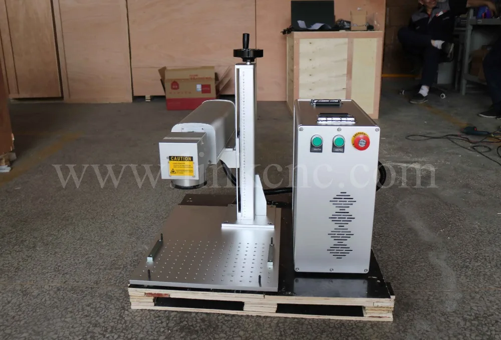 30 Вт raycus мини волоконно лазерная маркировочная машина с низкой ценой