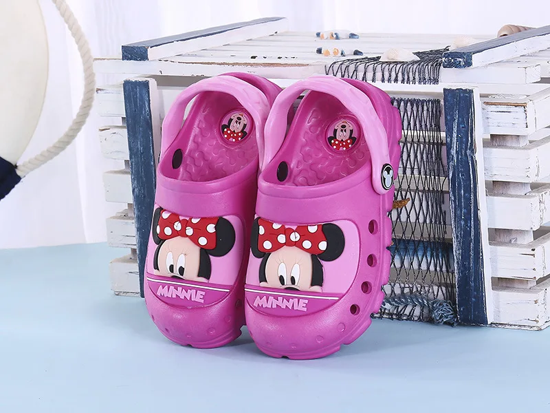 Disney детская светодиодный flash cool Тапочки мультфильм Микки для мальчиков и девочек сандалии летние Нескользящие Ванная комната Пляж Минни обувь с отверстиями