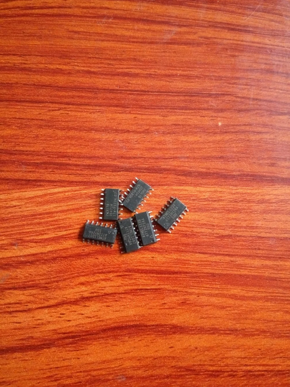 

ATTINY24A-SSU SOP-14 ATTINY24 ATTINY24A MCU chips Clearance Sales