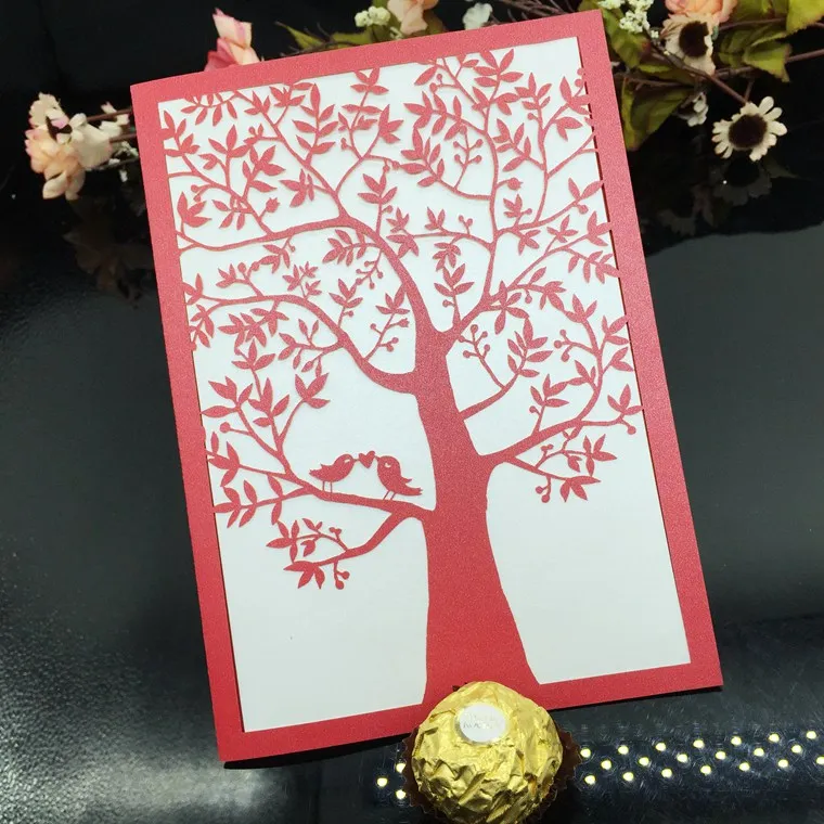 

100 шт. лазер вырезанное полое дерево любовь птицы Пригласительные открытки для свадебной вечеринки карты с конвертом & Seal Q66