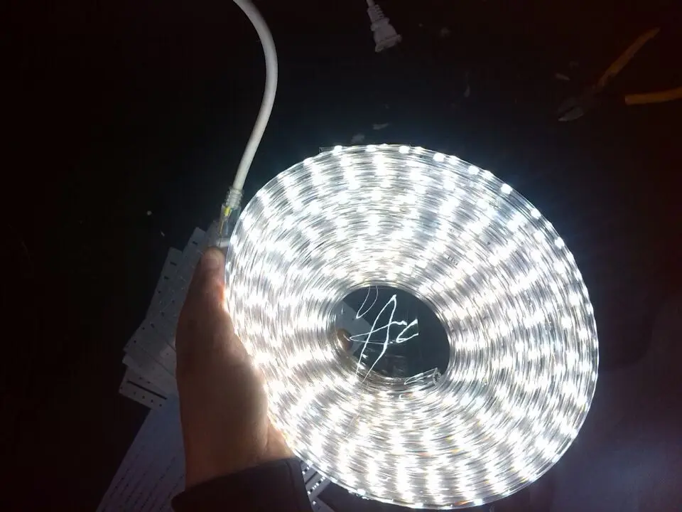 Светодиодный Газа 15 м + удлинитель штекером 300 светодиодный 5050 luces Тирас