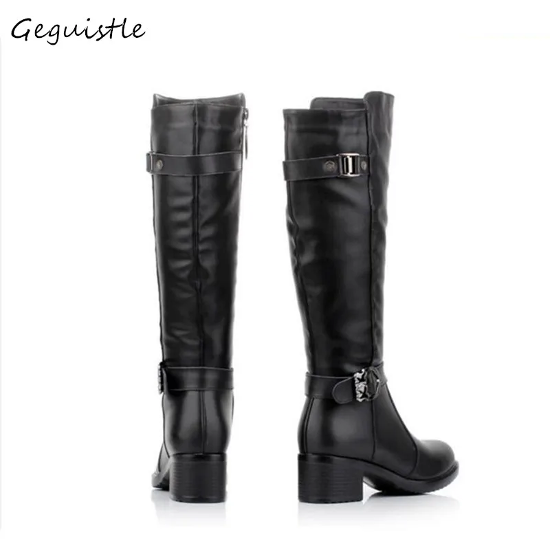 Модные женские сапоги облегающие до колена однотонные элегантные удобные для