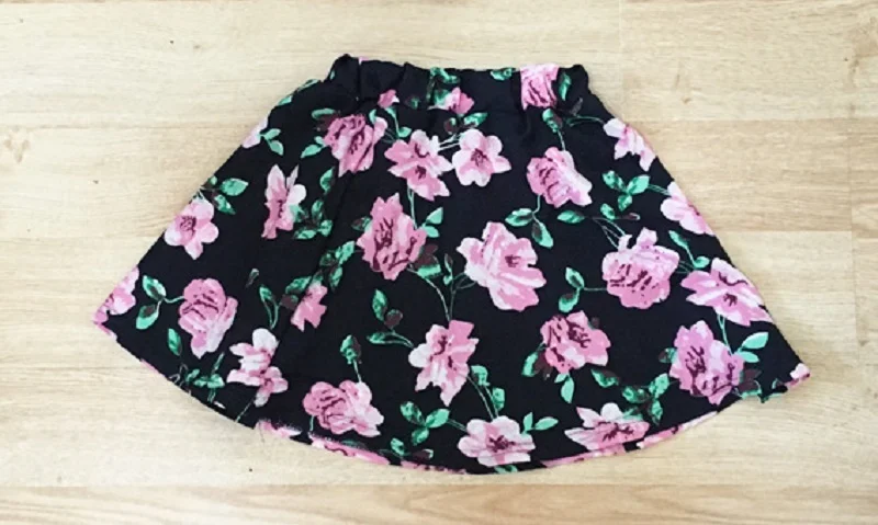 

new summer dresses flower girls clothes LOVE letters sleeveless vest + 2 broken flower skirt suit for 3-8years Children's wear