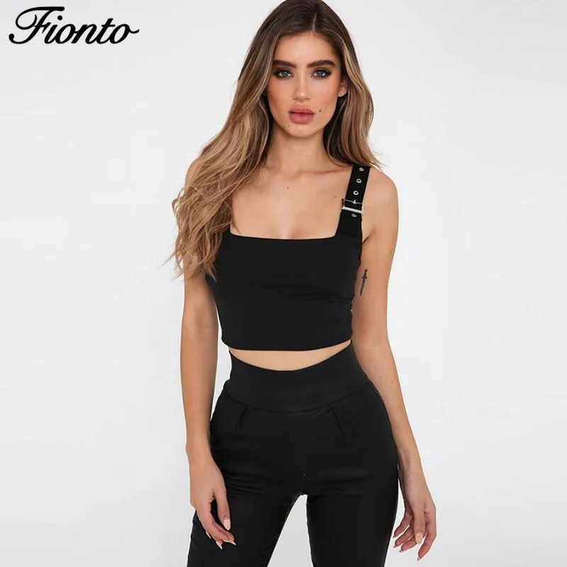 Женский короткий жилет Fionto регулируемый однотонный с металлической пряжкой и