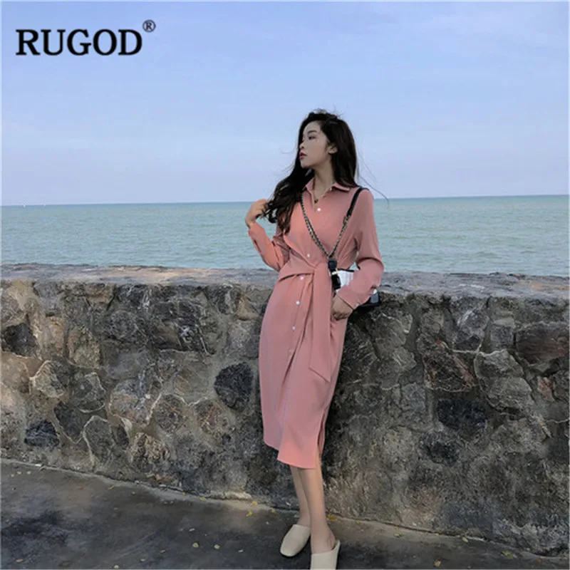 Платье RUGOD женское офисное розовое с длинным рукавом и поясом на весну