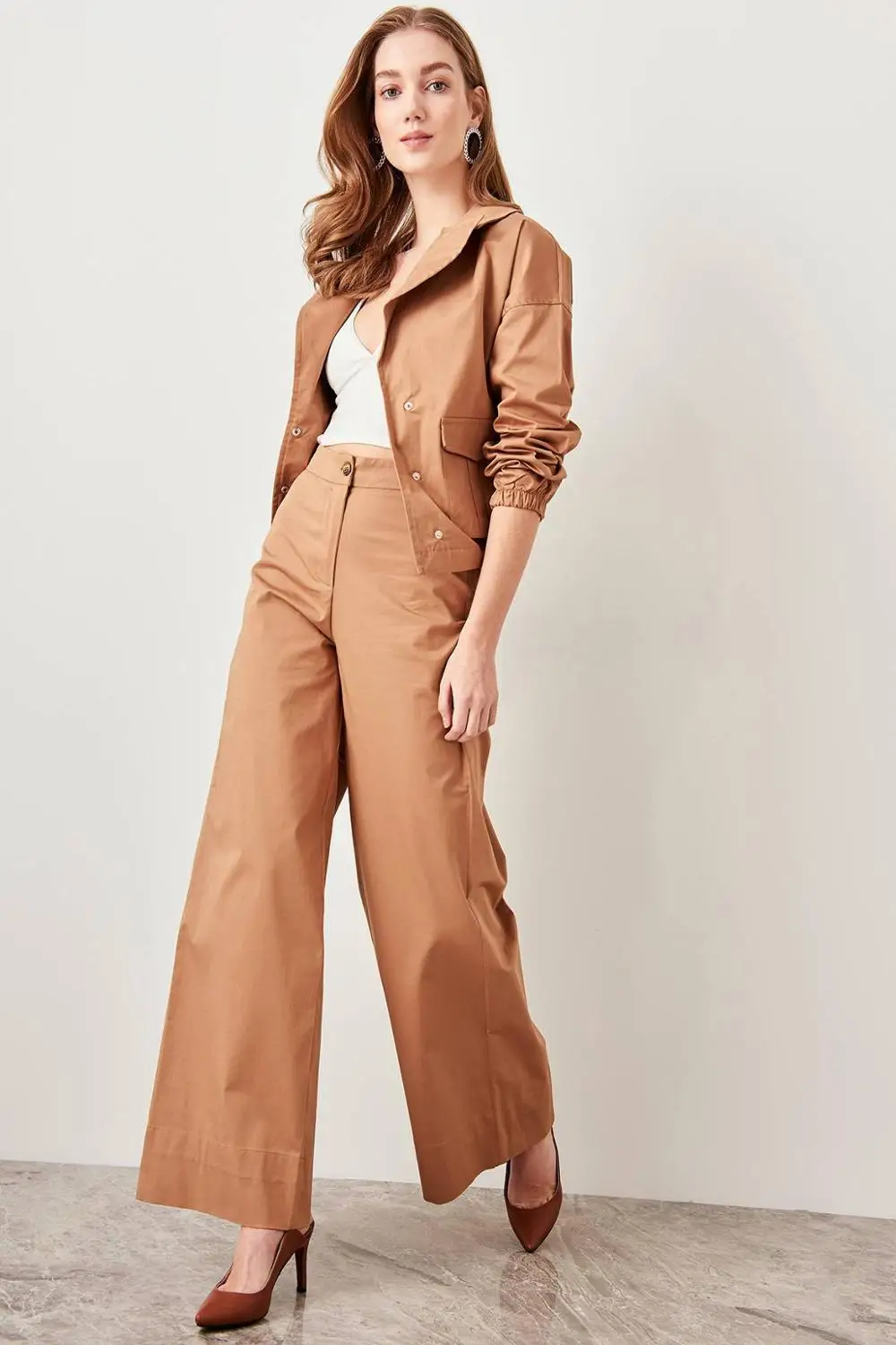 Коричневый Trendyol Plenty Leg Pants Camel TWOSS19AP0128 - Цвет: Коричневый
