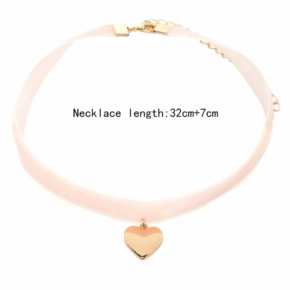 Романтическое милое розовое бархатное колье чокер с кулонами и сердечками хит