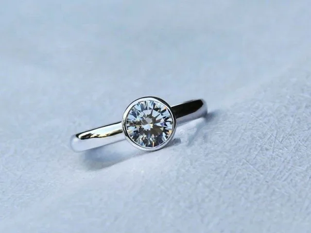 Надежное качество Твердое 14 карат Золотое кольцо 1 синтетические бриллианты