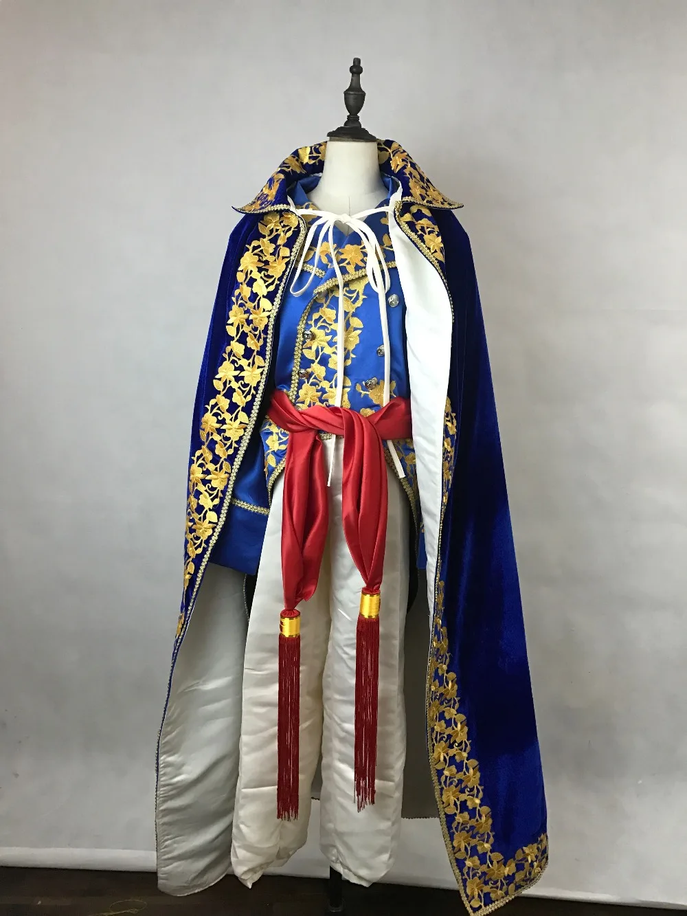 Мужской костюм с вышивкой ошейник плащ средневековая сценическая