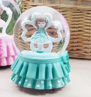 Музыкальная шкатулка в виде хрустального шара светящаяся снегу музыкальная