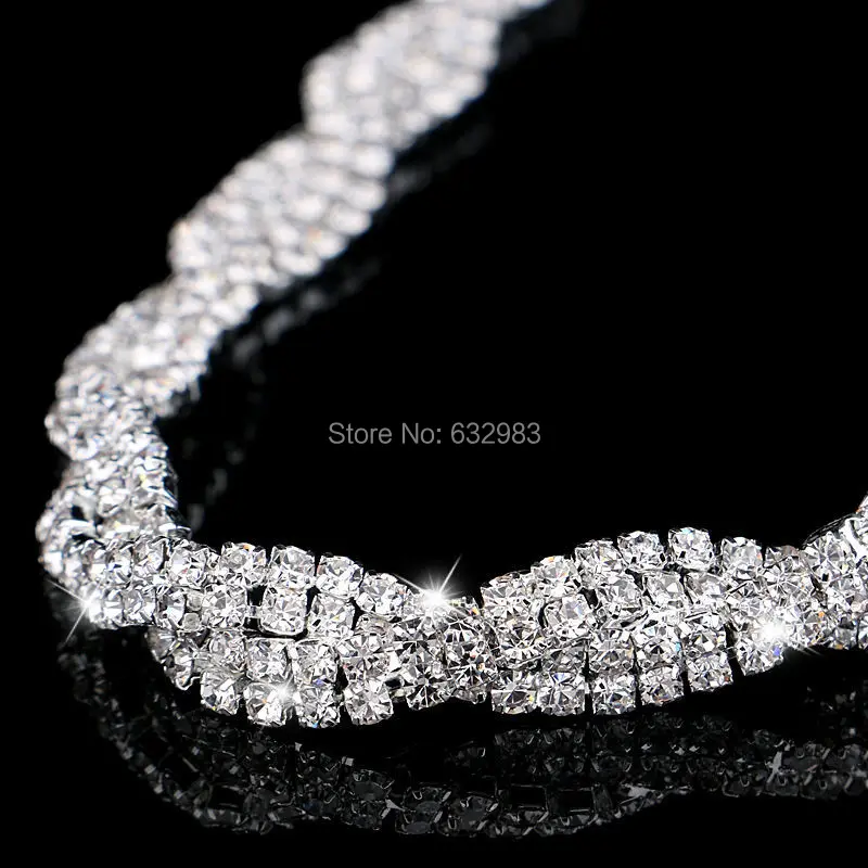 Комплект свадебных ювелирных изделий со сверкающими посеребренными стразы