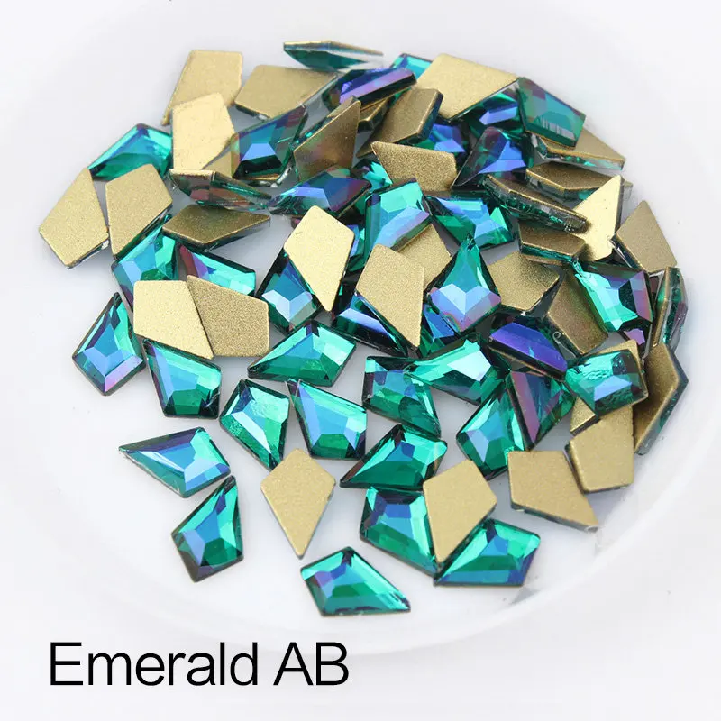 Emerald AB Маленькие стразы в форме стрелы для дизайна ногтей, 30/100 шт./лот, 5,5x8,5 мм, плоские с оборота цветные камни для 3D украшения ногтей - Цвет: Emerald AB