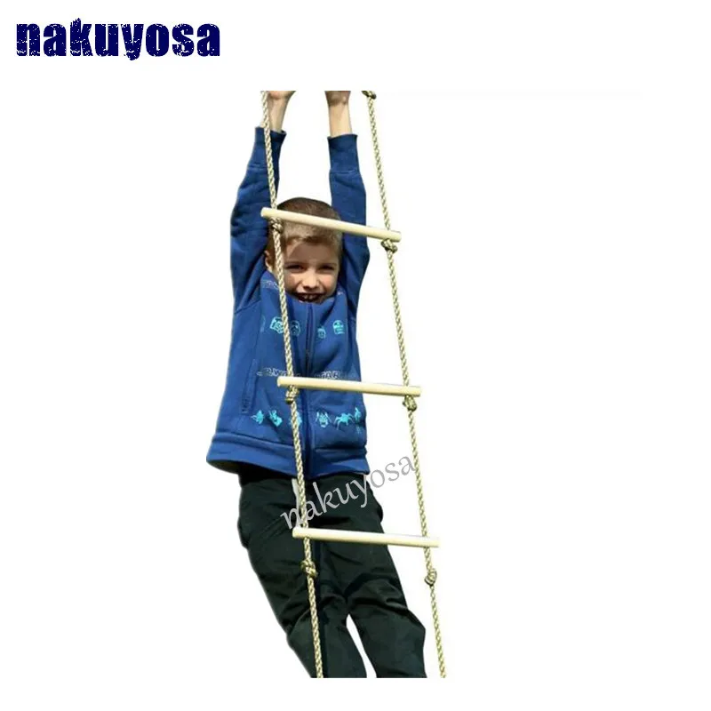 Дети играют на открытом воздухе в помещении деревянный трос игрушечные лестницы