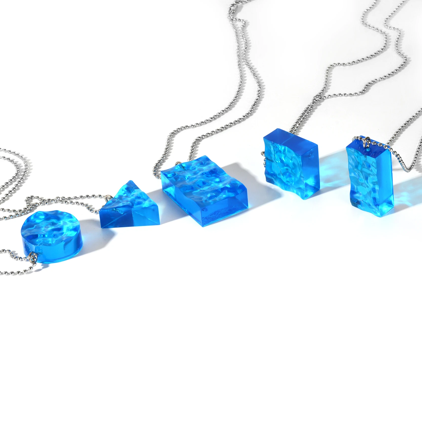 Ожерелье ручной работы дизайнерский кулон с волной из синего морской воды на