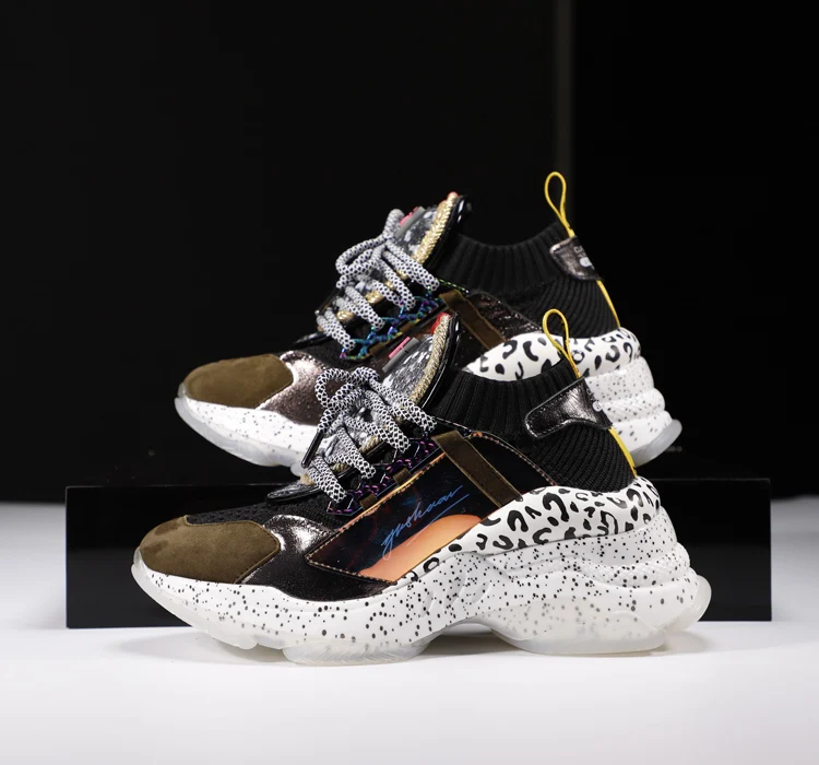 Кожаные кроссовки на платформе и не сужающемся книзу массивном каблуке