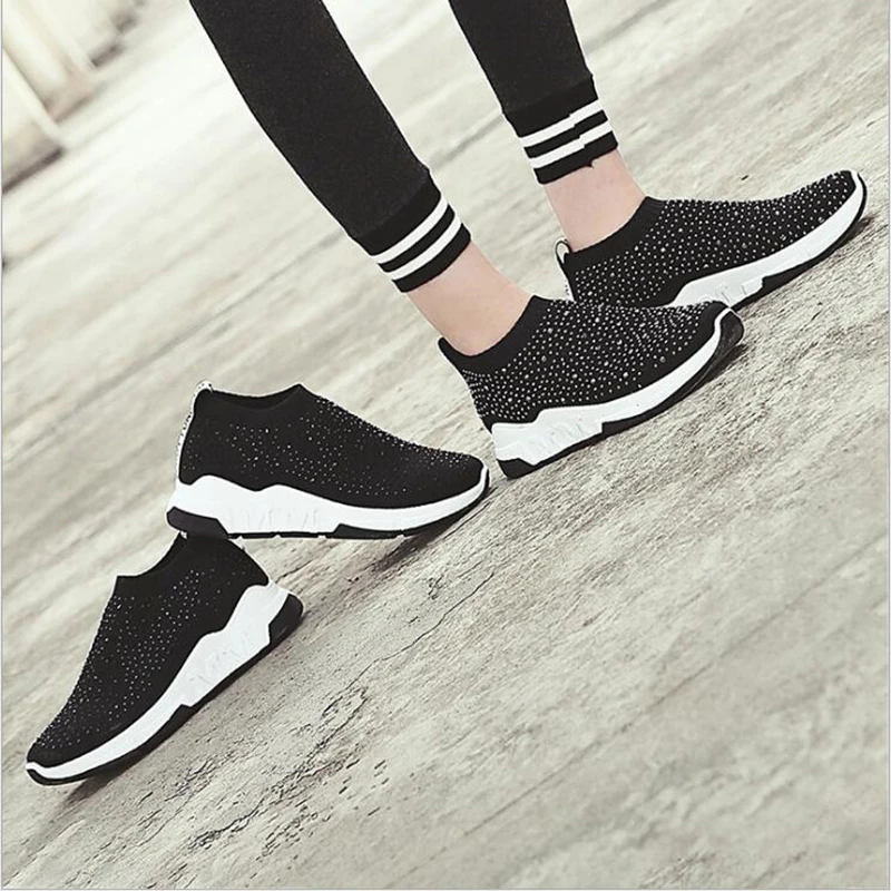 Новые женские кроссовки для женщин черные уличная спортивная одежда дышащая