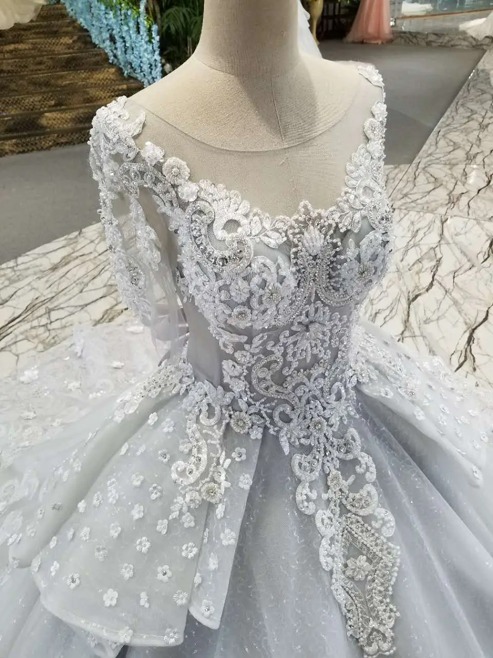 New Design Crystal Saudi Arabia 3/4 Sleeves Ball Gown Gray Wedding Dresses Luxurious Lace Appliques Flowers Beaded Bridal Gowns | Свадьбы и