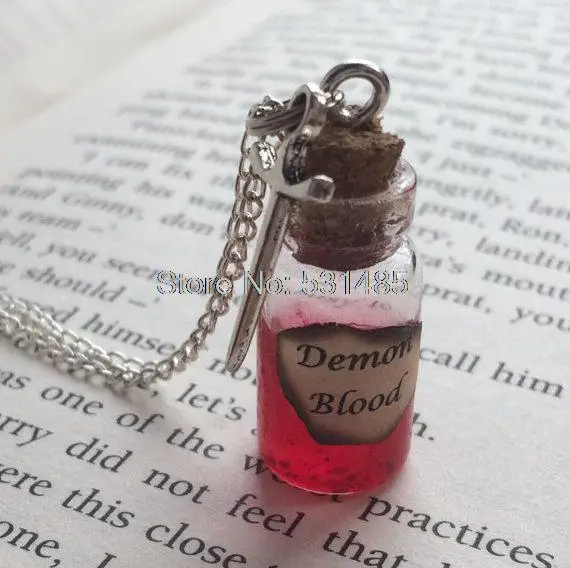 12 шт./лот ожерелье с подвеской в виде демона бутылки кровью очарование меча