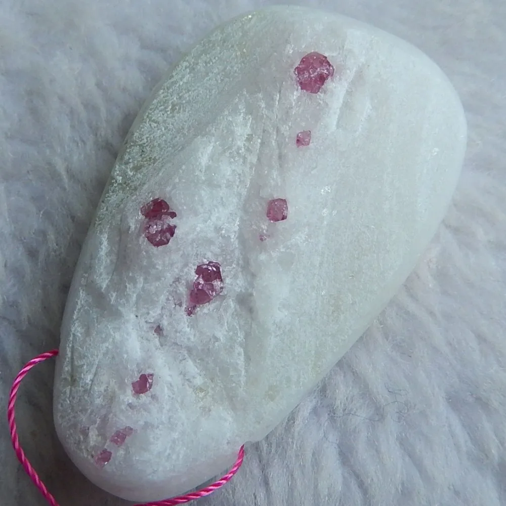 AAA натуральный каменный друзовый драгоценный подвеска с рубином 53x32x15 мм 35 6 г