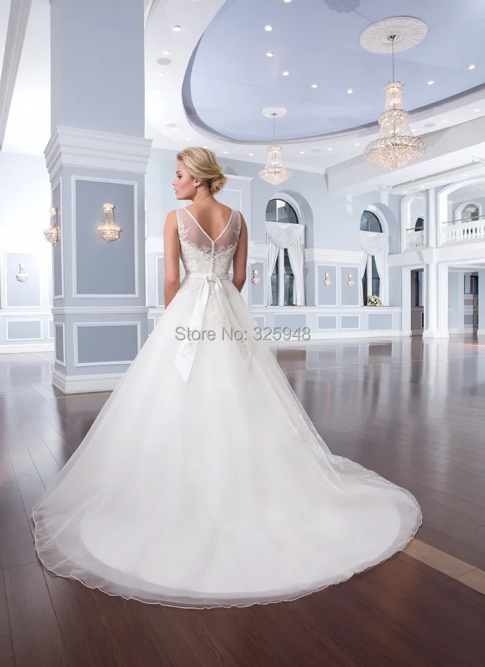 New Fashion Elegant Romantic Design 2014 Sexy Backless Scoop Collar Ball Gown Long Organza Lace Applique Wedding Party Dress | Свадьбы и
