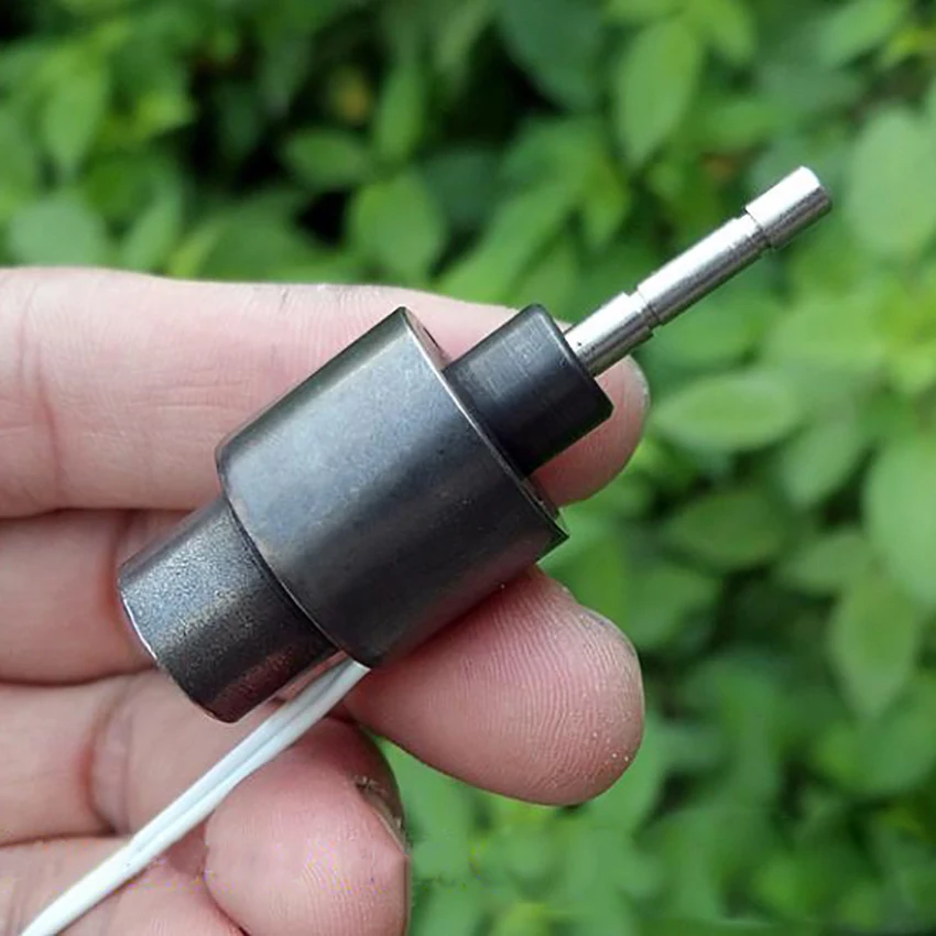 С источником питания от постоянного тока, 6 V-12 V Цилиндрический постоянный электромагнит, ход 7 мм, вал, диаметр 3,9 мм телескопическая Электромагнит воздействия Тип Магнитный электромагнитный клапан