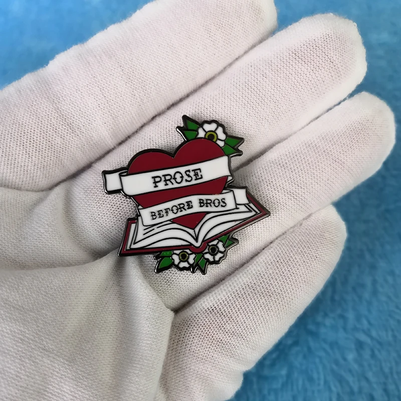 Book Lover Women Enamel Pin | Дом и сад
