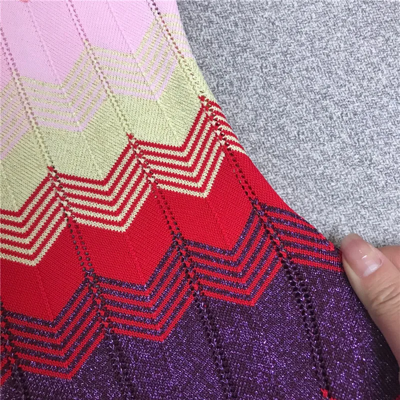 Женское дизайнерское трикотажное платье повседневное ажурное Контрастное в