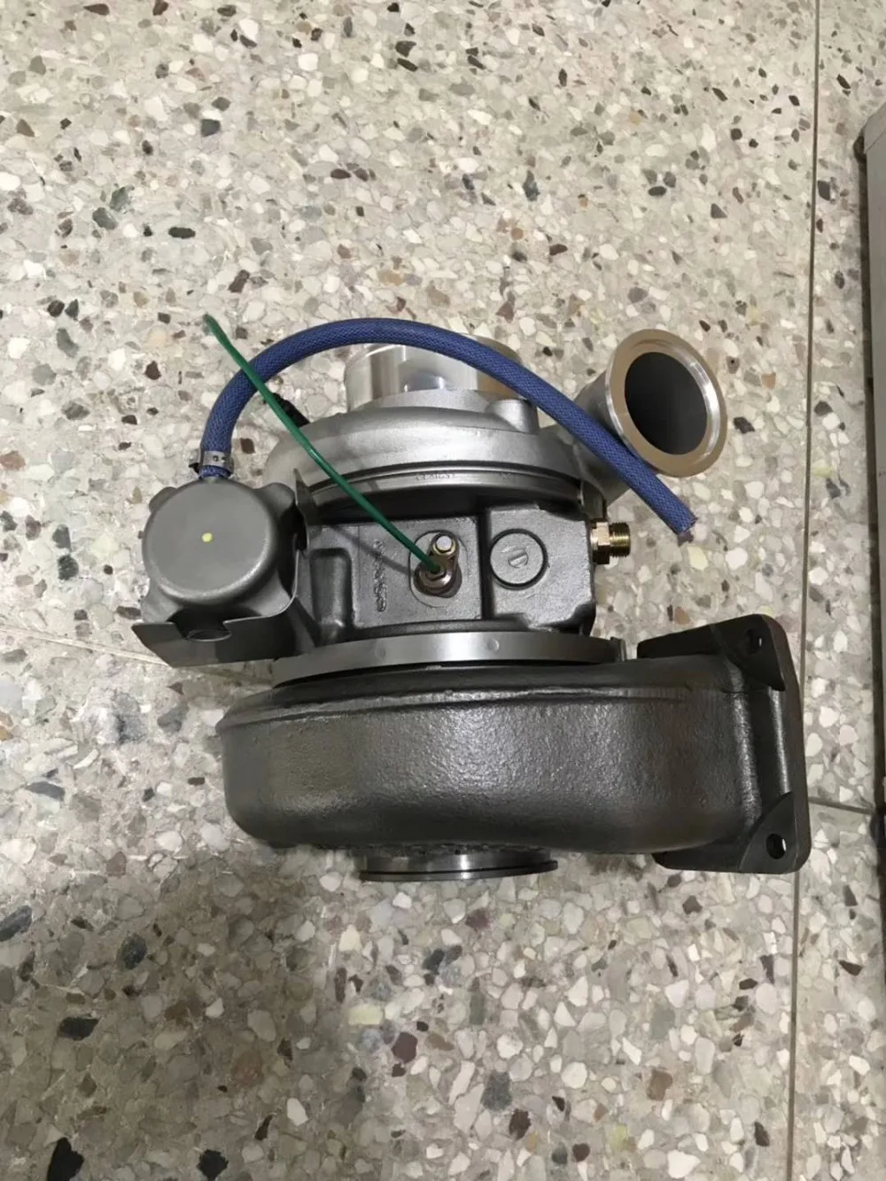 HY55V Турбокомпрессор 4046945 4043267 4043324 4043325 504252144 《 IVECO курсор 13 10 принт грузовика