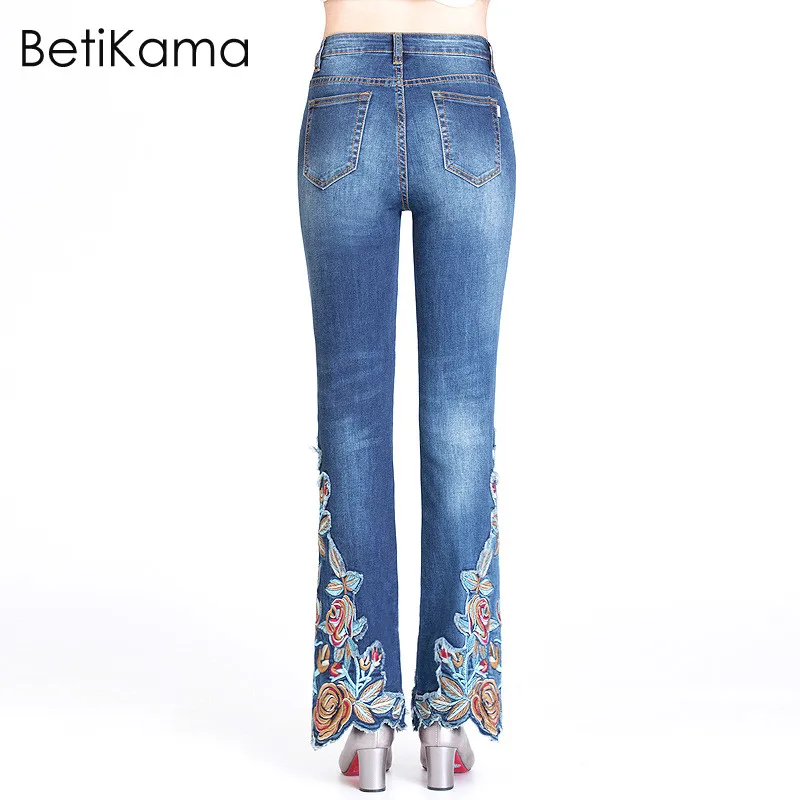 BetiKama 2018 женские расклешенные джинсы Вышитый цветочный узор Pantalon стрейч